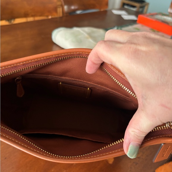 New Coach Caramel Leather Tote - Picture 3 of 7